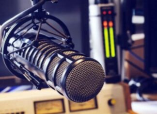Paro en radios privadas