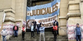 Los judiciales continúan con el paro