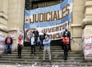 Los judiciales continúan con el paro