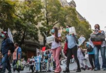 Trabajadores de la salud acamparon frente al Gobierno porteño