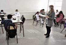 Docentes porteños anuncian paro en rechazo a la vuelta a clases presenciales