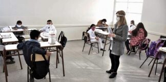 Docentes porteños anuncian paro en rechazo a la vuelta a clases presenciales