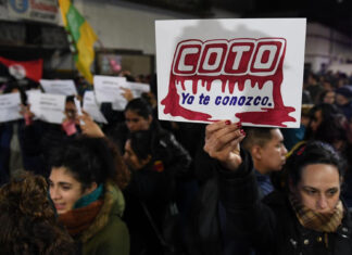 Violencia en Coto: Un personal de seguridad le pegó a una delegada que estaba reclamando