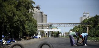 Continúa el paro en puertos