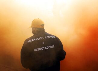 Continúa la huelga de aceiteros y se endurece el conflicto con las empresas