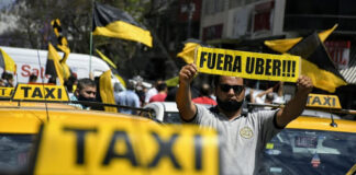 Taxistas se movilizaron contra las aplicaciones de transporte