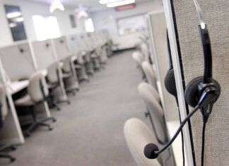 Empleada de call center falleció por Covid-19 tras ser presionada para volver al trabajo presencial