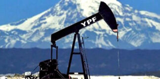 Santa Cruz: Trabajadores petroleros denunciaron despidos en dos empresas contratistas de YPF