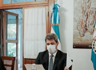 San Juan: Habrá 50% de aumento salarial para los docentes