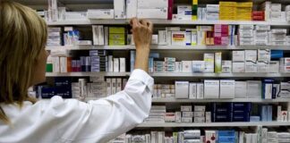 Trabajadores de farmacias exigen una recomposición salarial