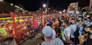 Estibadores paralizan el puerto de Buenos Aires