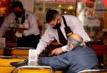 Trabajadores gastronómicos cuestionaron las nuevas restricciones nocturnas