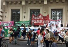 Santa Fe: el Gobierno provincial convocó a los docentes a una mesa de diálogo