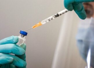 Médicos privados de CABA afirman que miles de profesionales aún no fueron vacunados contra el Covid-19