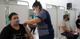 Empleados vacunados contra el Covid-19 podrán ser llamados para volver a trabajar presencialmente