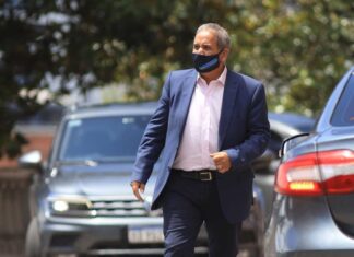 Palazzo advirtió que los trabajadores bancarios que pertenezcan al grupo de riesgo no volverán a trabajar presencialmente aun estando vacunados