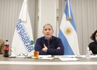 La Bancaria acordó un aumento salarial del 45% y un bono de $100.000