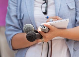 Siete de cada diez periodistas perciben salarios de pobreza