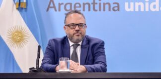 Kulfas consideró que todavía “no es posible” reducir la jornada laboral