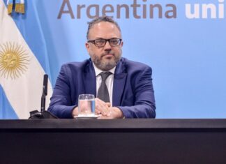 Kulfas consideró que todavía “no es posible” reducir la jornada laboral