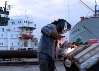 Dragado y Balizamiento acordó la continuidad laboral de 800 trabajadores