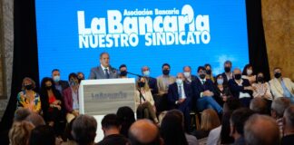 Bancarios lograron 51% en su paritaria 2021