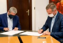 Ferraresi firmó un convenio para la construcción de más viviendas junto al Sindicato del Seguro