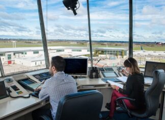 Los Controladores Aéreos anunciaron medidas de fuerza para este martes por reclamo de paritarias y sobrecarga laboral