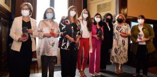 Reconocen a trabajadoras de la salud “por su labor excepcional” durante la pandemia