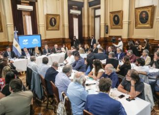 Apoyo sindical al proyecto de pagarle al FMI con dólares fugados: “Lo vamos a militar en la calle cuando sea necesario”