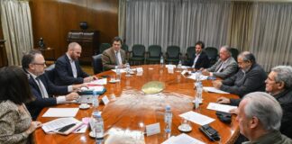 La CGT va por un bono para trabajadores privados y públicos