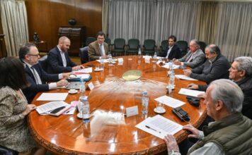 La CGT va por un bono para trabajadores privados y públicos
