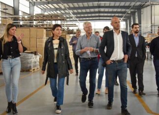 Quilmes: entregan subsidios a empresas que habían perdido todo por incendio