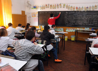 El Gobierno Bonaerense convocó a docentes y estatales para discutir la paritaria