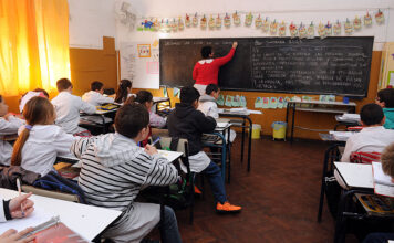 El Gobierno Bonaerense convocó a docentes y estatales para discutir la paritaria