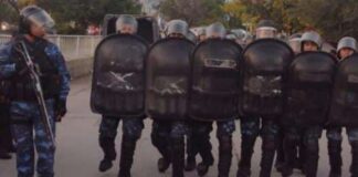 Trabajadores de Coca Cola piden aumento salarial y son reprimidos por la Policía