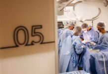 Médicos argentinos cruzan a Chile en busca de oportunidades laborales y remuneración en dólares