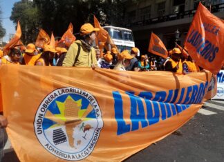 El sindicato de Ladrilleros acompaño a Sergio Massa en el congreso