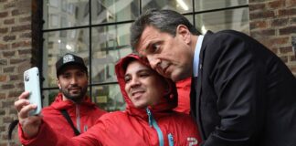 Massa se compromete a proteger a repartidores: anuncia proyecto de regulación para mejorar las condiciones laborales