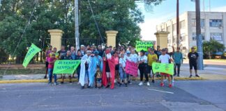 La Plata: La Agrupación Blanca y Azul de UOCRA lleva alegría a los niños con la visita de los Reyes Magos
