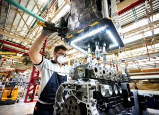 Caída inédita del salario real: Impacto histórico en la economía argentina